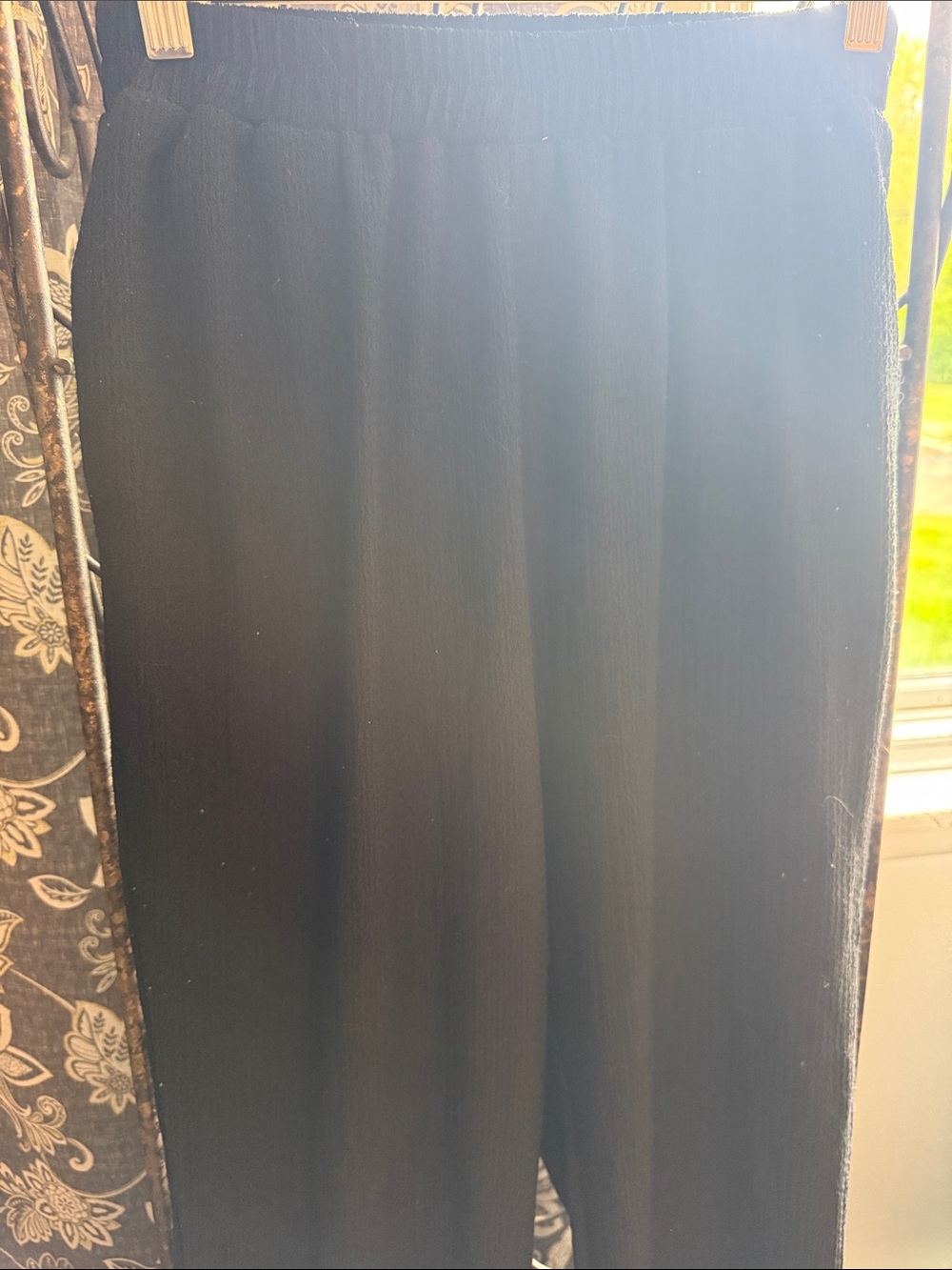 Black Ruffle-Hem Wide Leg Pants - Women's - Picture 2 of 5